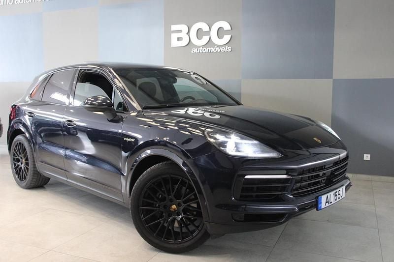 Azul Usado 2018 Porsche Cayenne SUV | € 63.990 (Bom preço) - Imagem 1/4