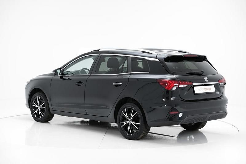 Usado MG MG5 EV Luxury 114 kW (156 HP) 2023 Preto Carrinha