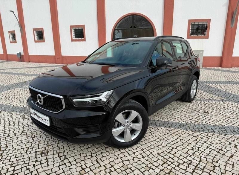 Preto Usado 2019 Volvo XC40 Momentum SUV | € 27.900 (Preço justo) - Imagem 1/4