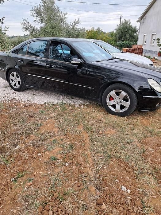 Usado 2001 Mercedes E270 Sedan | € 5.500 - Imagem 1/3