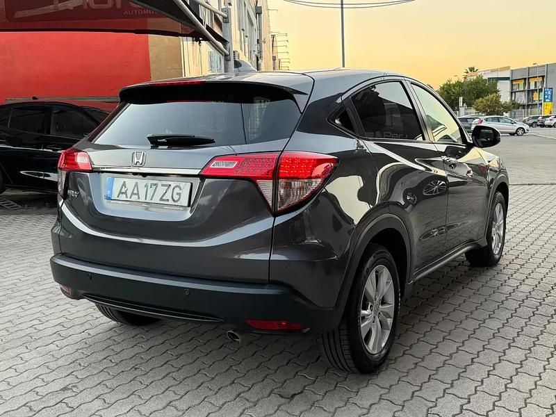 Usado Honda HR-V Elegance 130 HP (95 kW) 2020 Cinza escuro SUV