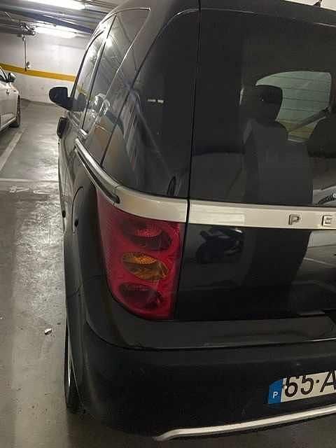 Usado Peugeot 1007 68 HP (50 kW) 2005 Preto Monovolume