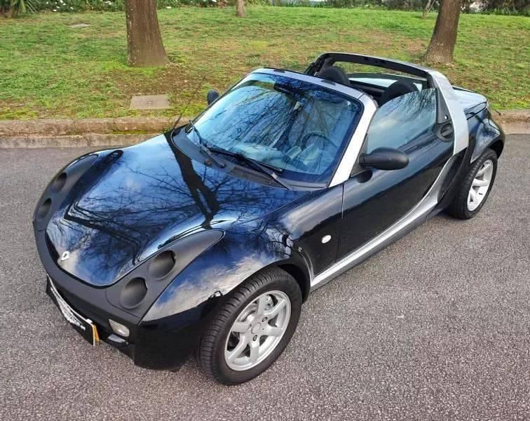 Usado Smart Roadster 61 HP (44 kW) 2004 Preto (metalizado) Cabrios