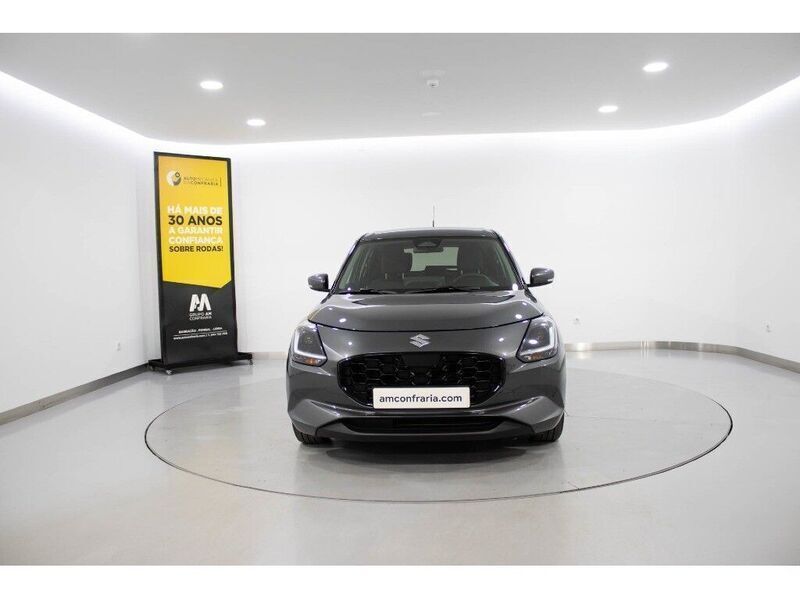 Cinzento Usado 2024 Suzuki Swift GLX | € 23.080 - Imagem 1/4