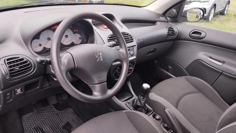 Usado Peugeot 206 68 HP (50 kW) 2009 Cinzento