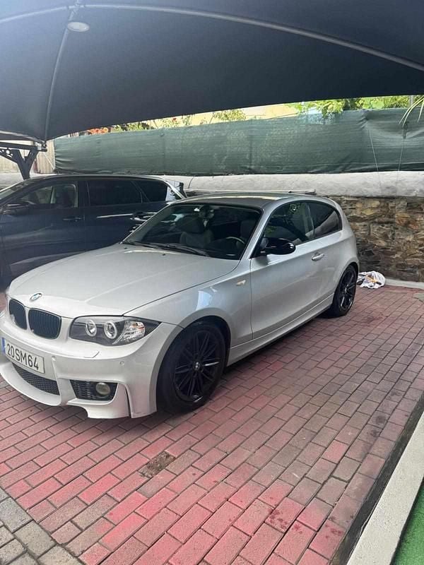 Cinzento Usado 2008 BMW 120 Citadino | € 8.900 (Preço justo) - Imagem 1/4