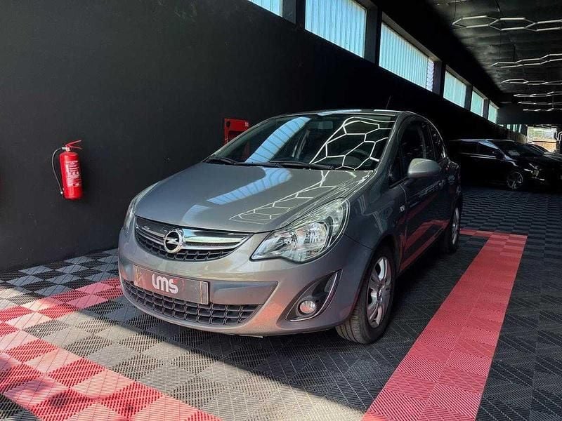 Usado Opel Corsa 95 HP (69 kW) 2011 Cinzento Citadino