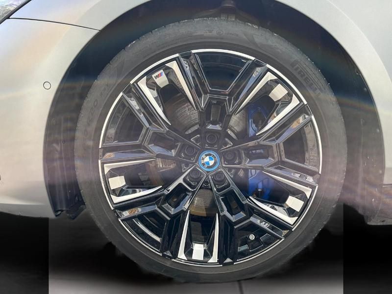 Usado BMW i5 Comfort Edition 442 kW (601 HP) 2025 Sedan