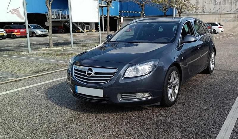 Cinzento Usado 2010 Opel Insignia Carrinha | € 6.000 (Super Preço) - Imagem 1/4