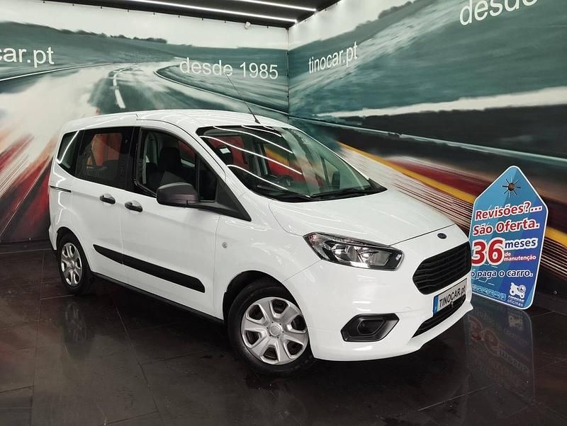 Usado Ford Tourneo Courier 100 HP (73 kW) 2019 Branco Monovolume