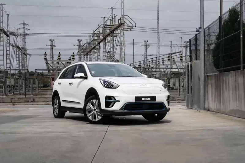 Branco Usado 2022 Kia e-Niro SUV | € 23.999 (Super Preço) - Imagem 1/4