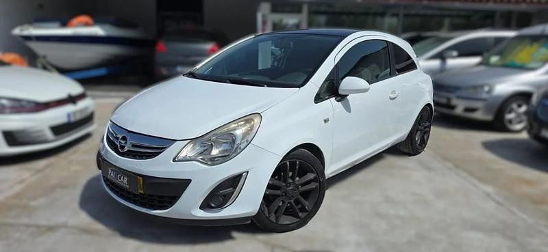Branco Usado 2011 Opel Corsa | € 3.990 (Preço justo) - Imagem 1/4