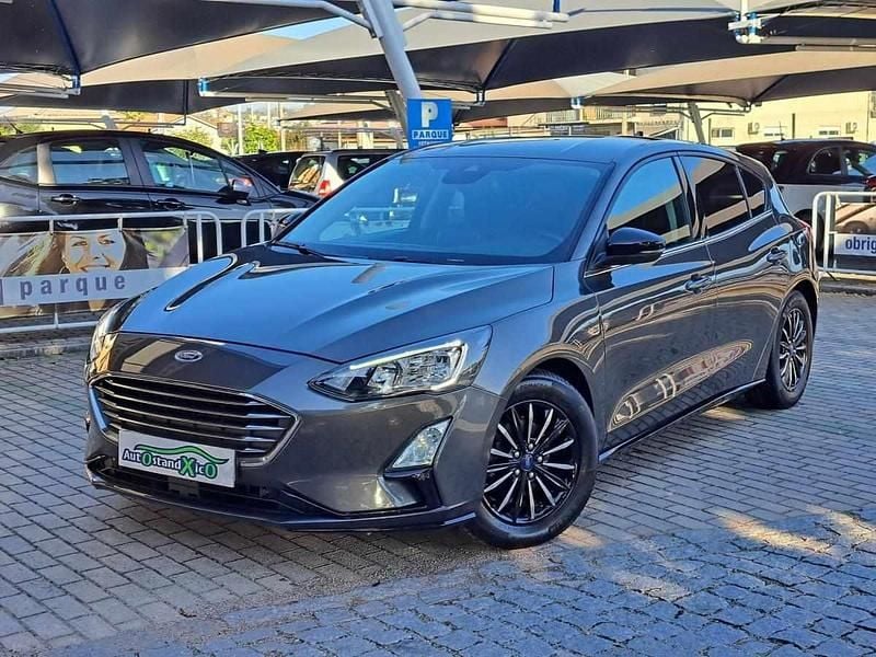 Cinza antracite Usado 2020 Ford Focus Titanium Citadino | € 17.490 (Preço elevado) - Imagem 1/4