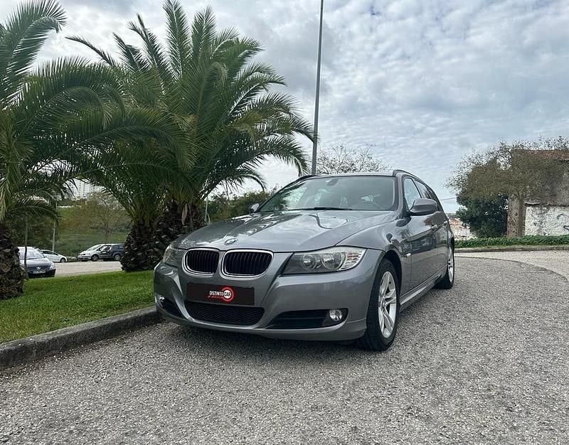 Cinza Usado 2011 BMW 318 Sport Line Carrinha | € 9.950 (Preço justo) - Imagem 1/4