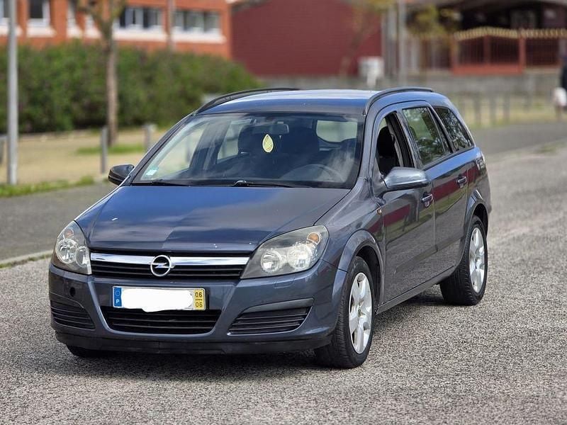 Usado Opel Astra 90 HP (66 kW) 2006 Sedan