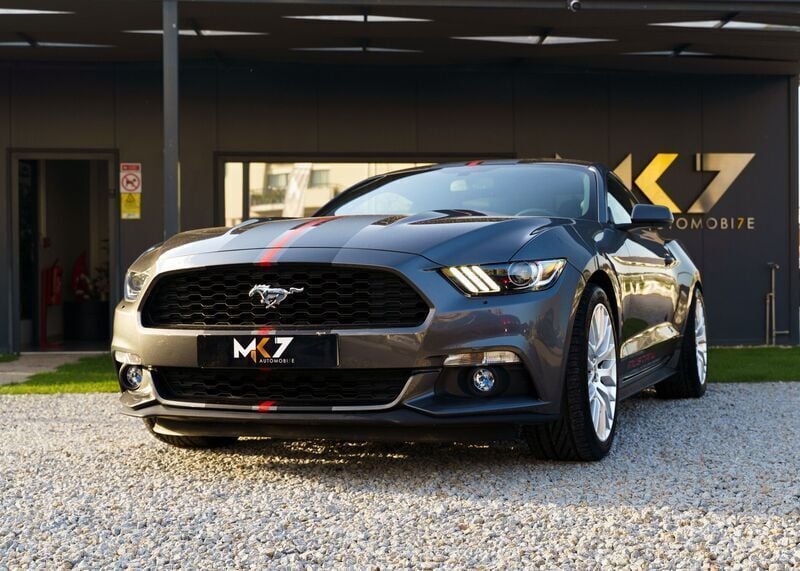 Cinza Usado 2015 Ford Mustang Coupé | € 37.990 (Preço justo) - Imagem 1/4