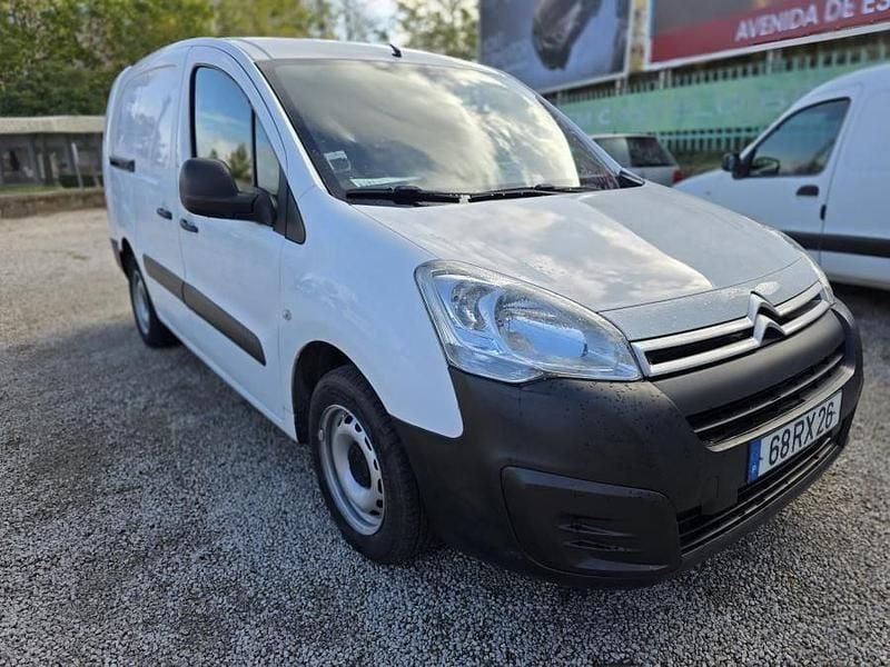 Branco Usado 2016 Citroën Berlingo Monovolume | € 9.850 (Preço justo) - Imagem 1/4