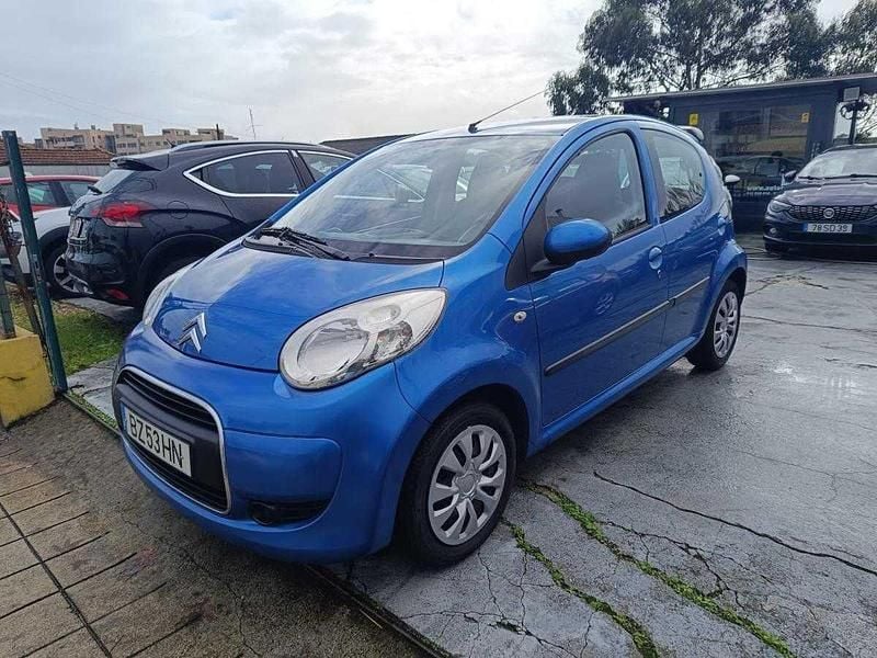 Azul Usado 2010 Citroën C1 Shine Citadino | € 7.250 - Imagem 1/4