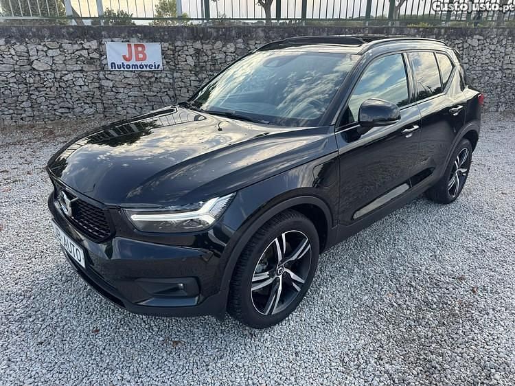 Preto Usado 2020 Volvo XC40 R-Design SUV | € 33.850 (Caro) - Imagem 1/1