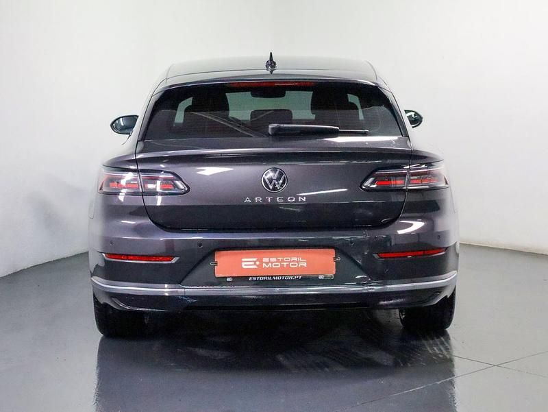 Usado VW Arteon Elegance 150 HP (110 kW) 2023 Cinza Carrinha