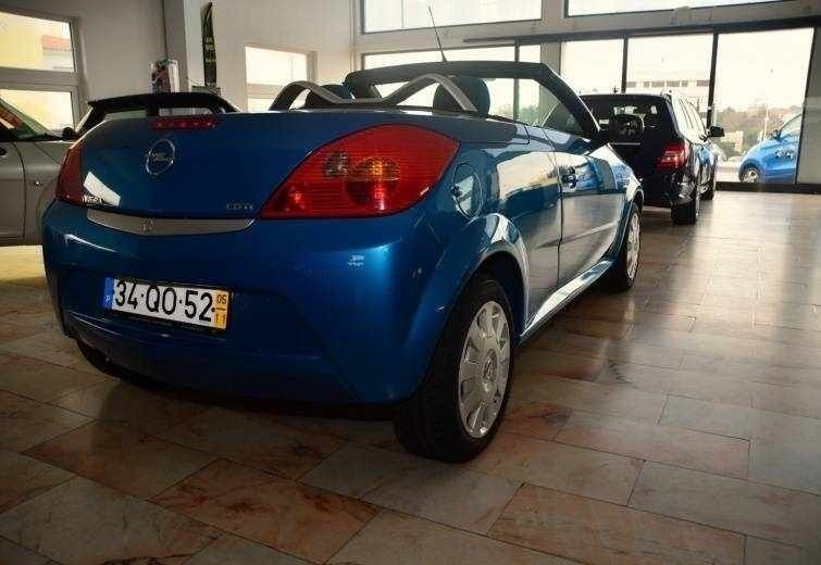 Usado Opel Tigra 69 HP (50 kW) 2005 Azul Cabrios