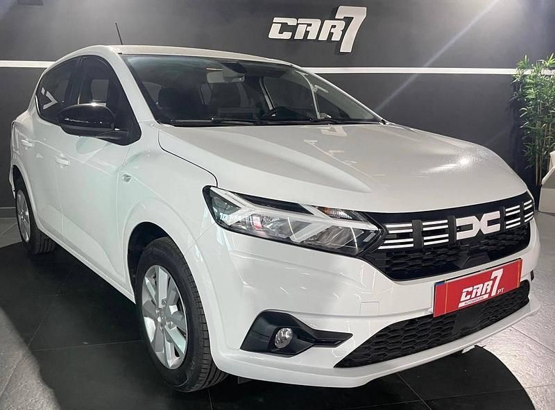 Branco Usado 2024 Dacia Sandero Essentiel | € 15.500 (Super Preço) - Imagem 1/4