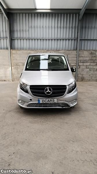 Cinza Usado 2022 Mercedes Vito Carrinha | € 20.980 - Imagem 1/1