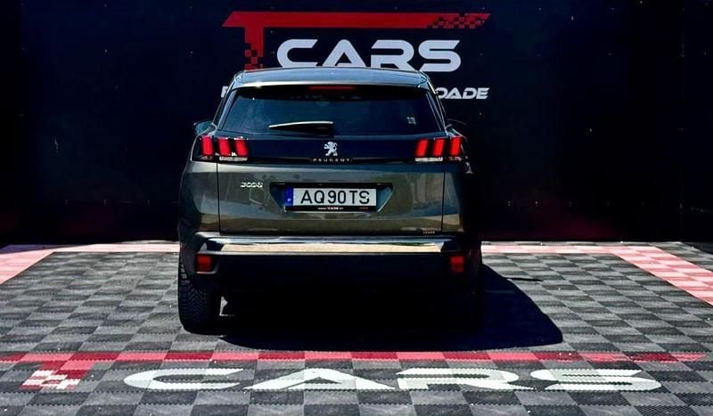 Usado Peugeot 3008 Allure 130 HP (95 kW) 2019 Cinzento Carrinha