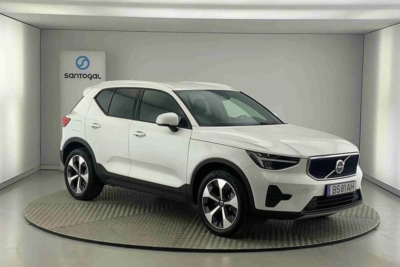 Usado Volvo XC40 Core 163 HP (119 kW) 2025 Branco SUV