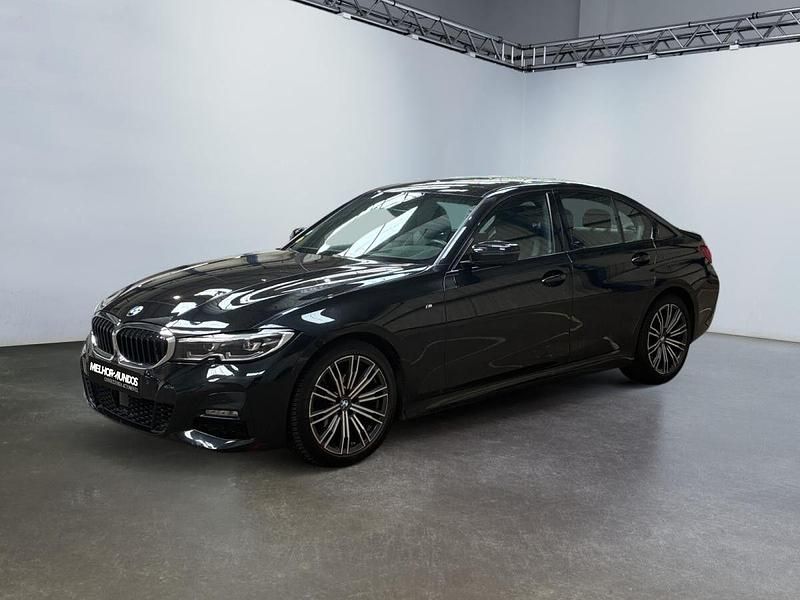 Preto Usado 2020 BMW 318 M Sport Sedan | € 29.990 (Caro) - Imagem 1/4
