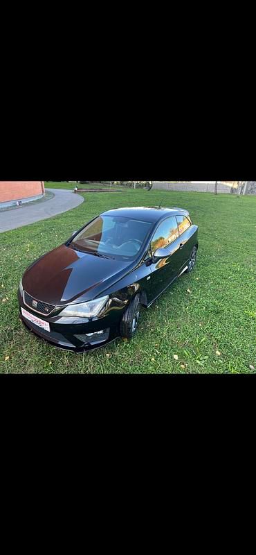 Usado Seat Ibiza FR 105 HP (77 kW) 2014 Preto