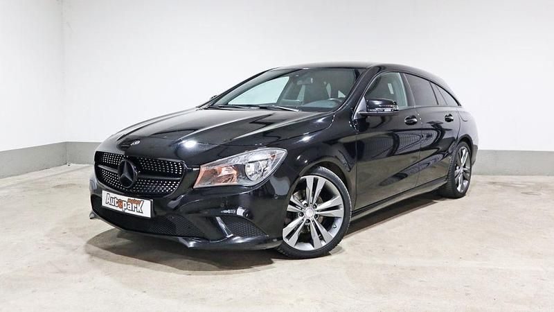 Usado 2015 Mercedes CLA220 Shooting Brake Urban Carrinha | € 18.900 (Preço justo) - Imagem 1/4