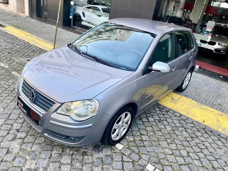 Usado VW Polo 80 HP (58 kW) 2007 Cinzento Citadino