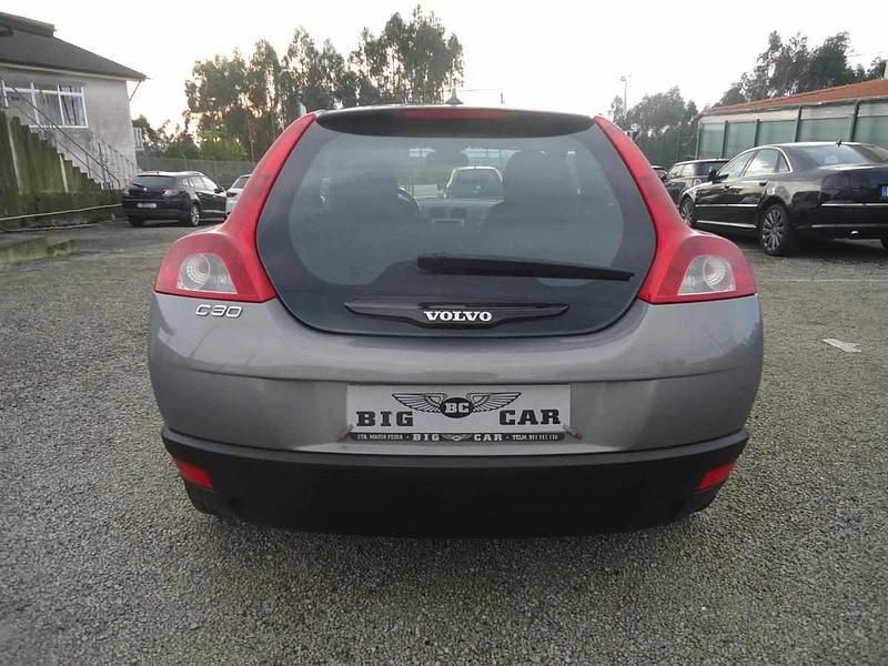 Usado Volvo C30 110 HP (80 kW) 2007 Cinzento Citadino
