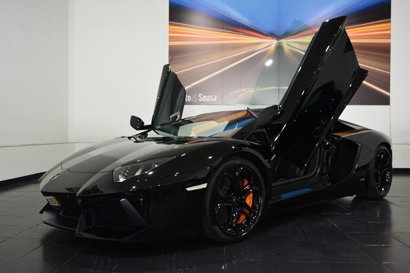 Vendido Aventador LP700 . Carros usados para venda