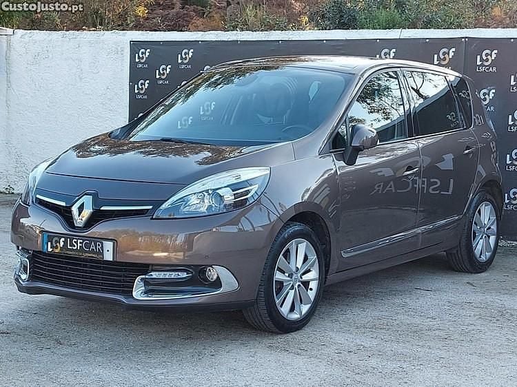 Castanho Usado 2014 Renault Scénic III Bose Edition Monovolume | € 10.500 (Bom preço) - Imagem 1/1