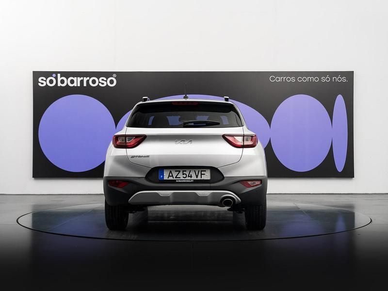 Usado Kia Stonic 84 HP (61 kW) 2023 Cinza SUV