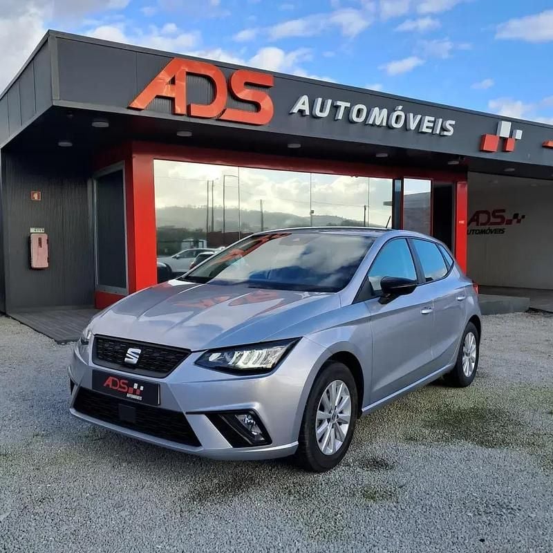 Usado Seat Ibiza Style 80 HP (58 kW) 2022 Cinza Citadino