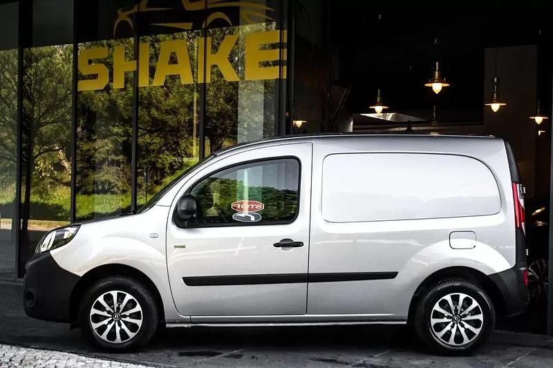 Usado Renault Kangoo 32 kW (44 HP) 2021 Cinza antracite Monovolume