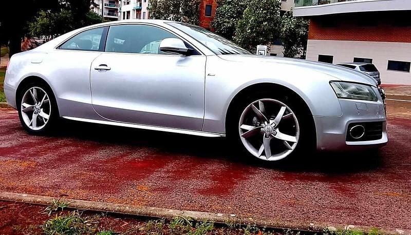 Cinzento Usado 2008 Audi A5 Coupé | € 15.500 (Caro) - Imagem 1/4