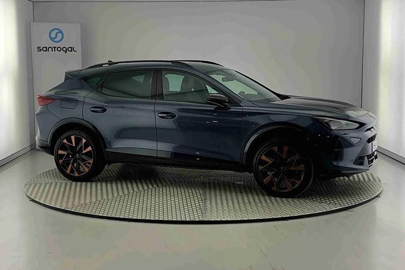 Cinzento Novo 2025 Cupra Formentor SUV | € 38.990 - Imagem 1/4