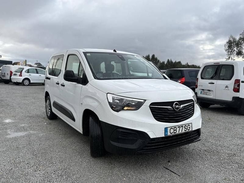 Usado Opel Combo 102 HP (75 kW) 2020 Branco Monovolume