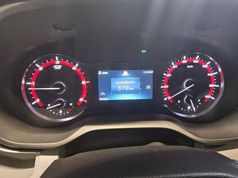 Usado Maxus V90 150 HP (110 kW) 2024 Branco Van