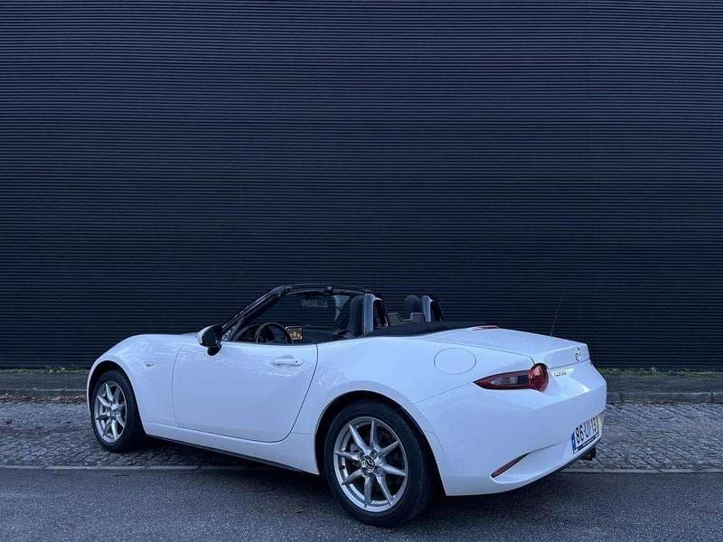Usado Mazda MX5 131 HP (96 kW) 2018 Branco Cabrios