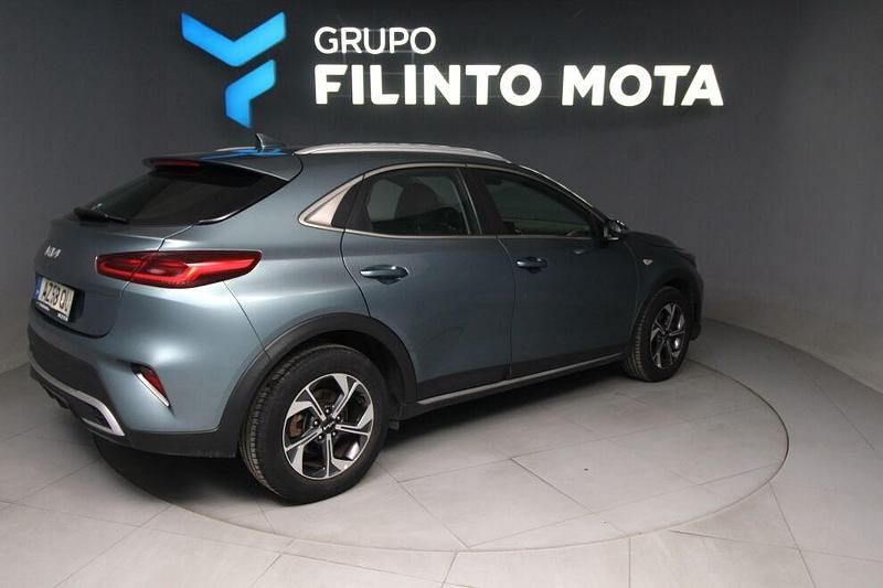 Usado Kia XCeed 120 HP (88 kW) 2023 Cinza SUV