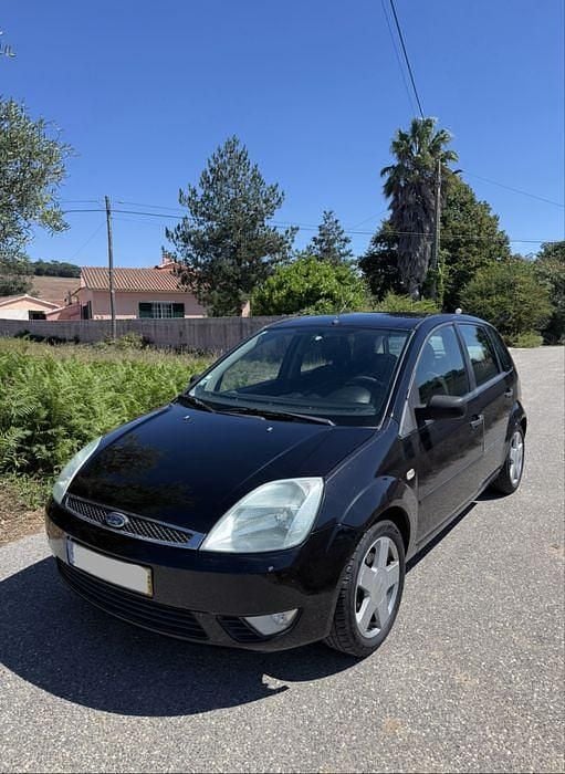 Usado 2004 Ford Fiesta Citadino | € 2.400 - Imagem 1/4