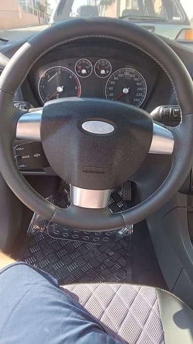 Usado 2006 Ford Focus Sedan | € 3.000 (Bom preço) - Imagem 1/4