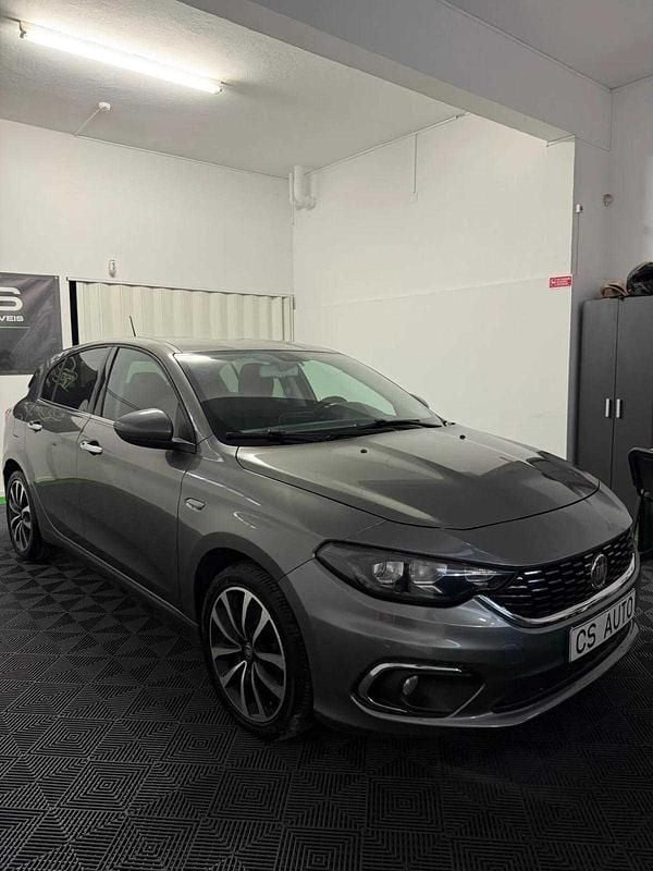 Usado Fiat Tipo 120 HP (88 kW) 2018 Cinzento