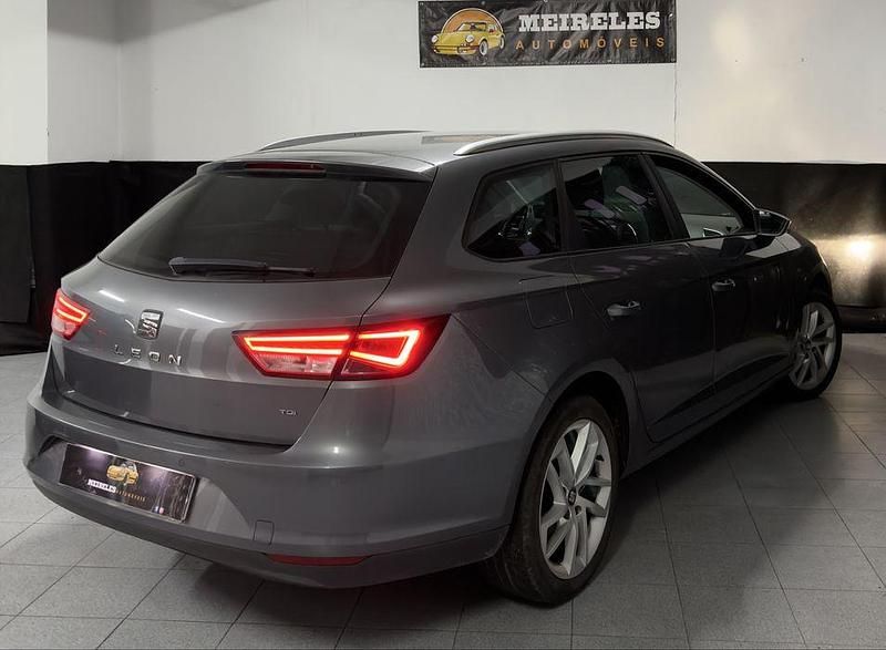 Usado Seat Leon ST 105 HP (77 kW) 2013 Carrinha