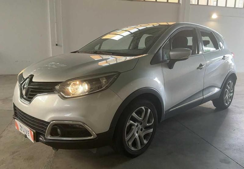 Cinzento Usado 2015 Renault Captur SUV | € 13.500 (Preço justo) - Imagem 1/4